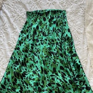 Brand new Midi green print skirt
